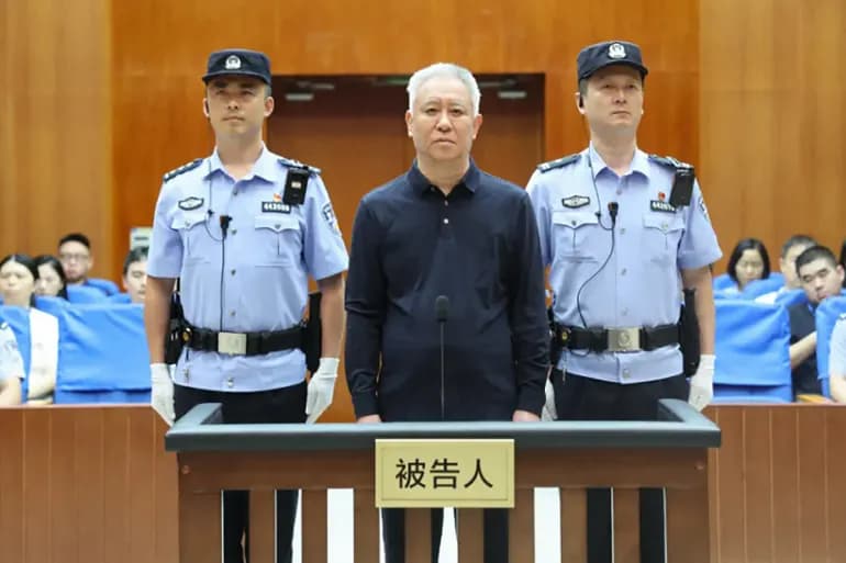 Çinli dev Evergrande’nin kurucusuna ömür boyu hapis