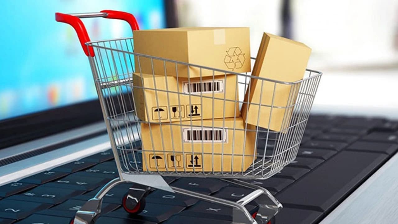 Maliye'den İnternetten Satış ve İlan Yapanlara Sıkı Takip: Bilgi Vermeyene Ceza Yolda