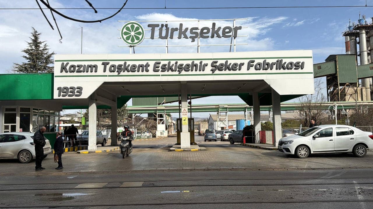 Şeker Piyasasında Dev Tekel: Fabrikaları Yok, Depoları Yok Ama Şekerin Yarısı Onların!