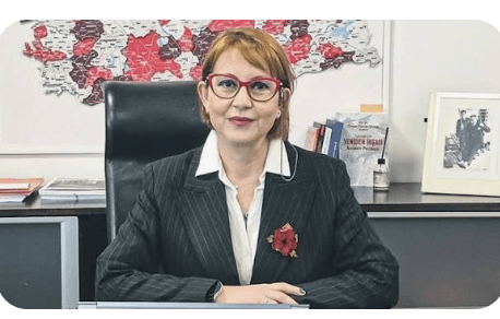 Güldem Atabay fonlarda 700 milyar TL'lik açığa dikkat çekti. Emlak Katılım'ın hisse alımı ve 29 ülkeye uzanan soruşturma tartışılıyor.