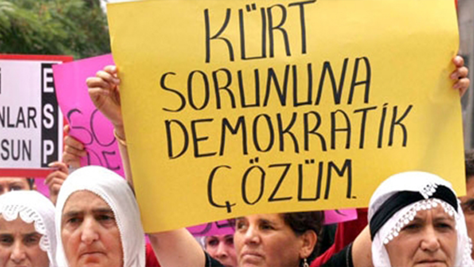 MetroPoll’ün Kürt Sorunu anketi: Çözüm için “güçlü demokrasi ve güçlü ekonomi”