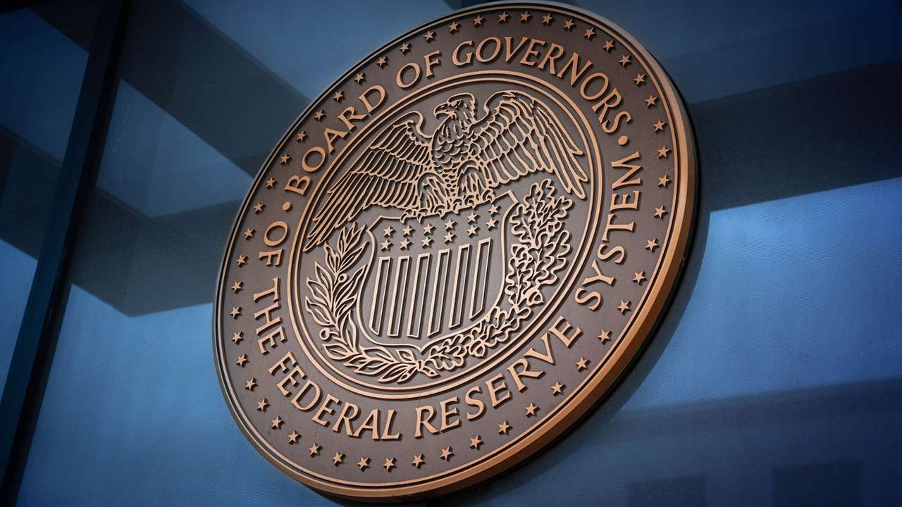 ABD ekonomisinin güçlü kalmaya devam edeceği senaryosu olasılığının artmasıyla tahvil getirileri 6 ayın zirvesinde, UBS, Fed’in faizleri %6,5’e yükseltebileceği konusunda uyardı