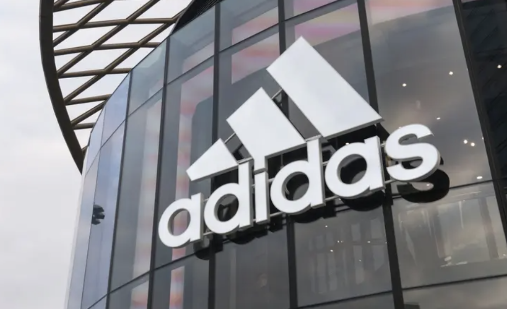 Alman vergi müfettişleri Adidas genel merkezini bastı